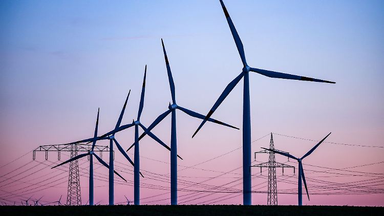 Windkraftanlagen bei Leuna