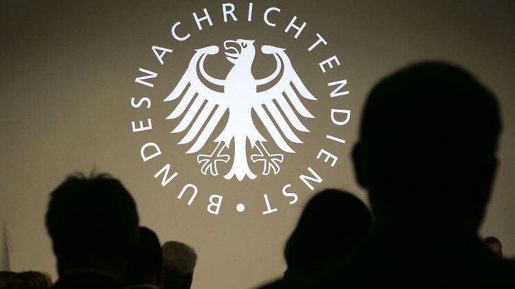 Die Ex-Chefs des Bundesnachrichtendienstes (BND) fordern eine "Veränderung der gesamten Sicherheitsarchitektur" in Deutschland.