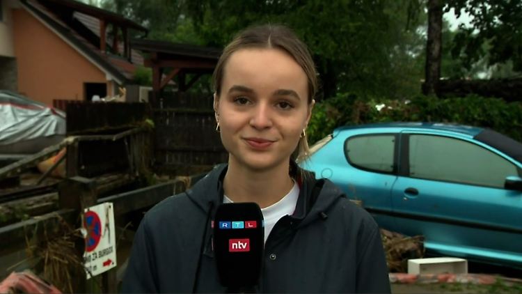reporterin2.JPG