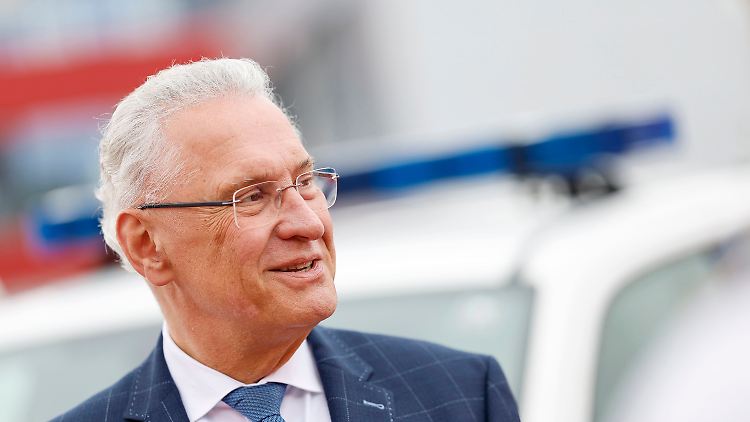 "Mia san mia" - reicht momentan nicht in Sport und Politik, das weiß auch Joachim Herrmann. 