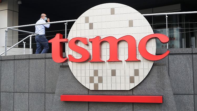 TSMC will in Dresden demnach vornehmlich Chips für die Automobilindustrie produzieren.