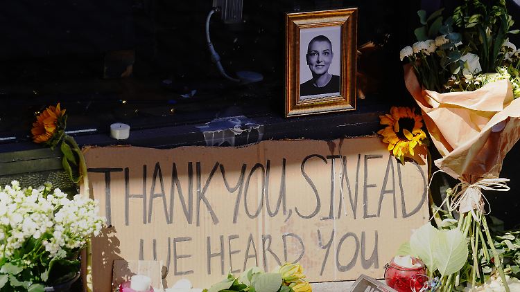 Fans, die um Sinéad O'Connor trauern, sollen sich am Dienstag mit einer Prozession von ihr verabschieden können.