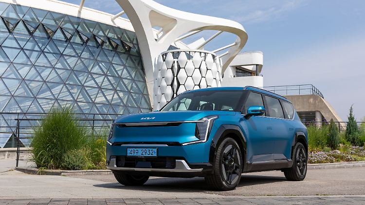 Der Kia EV9 ist 5 Meter lang und der Radstand misst 3,10 Meter. 