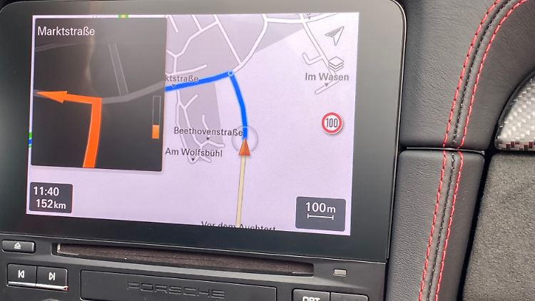 Dieses bisschen Rest-Infotainment, also der Touchscreen, fällt auf Wunsch auch noch weg.