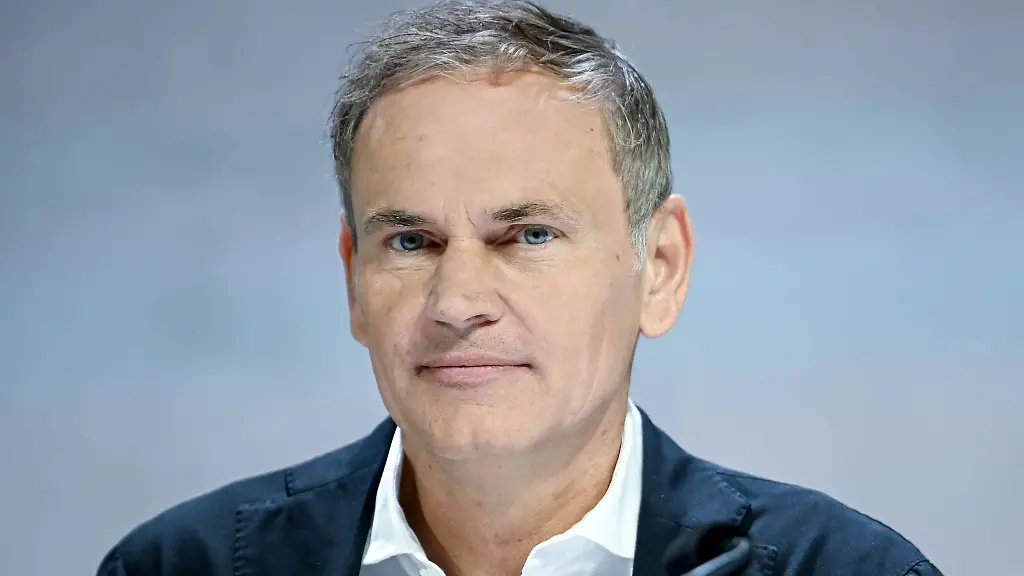Oliver-Blume-Vorstandsvorsitzender-der-Porsche-AG-und-der-Volkswagen-AG