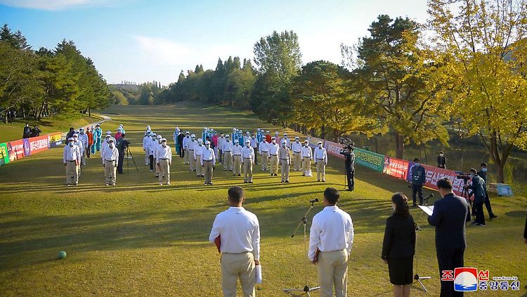 Das Bild zeigt ein Golfturnier im Oktober 2022 in der nordkoreanischen Hauptstadt Pjöngjang. 