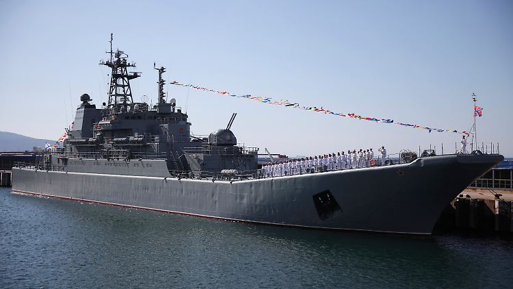 Erst Anfang August wurde das russische Landungsschiff "Olenegorski gornjak" bei einem ukrainischen Seedrohnenangriff schwer beschädigt.