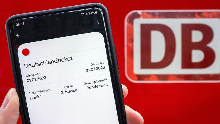 Die Verbraucherzentralen haben mehr als 350 Rückmeldungen zum Deutschlandticket ausgewertet.  