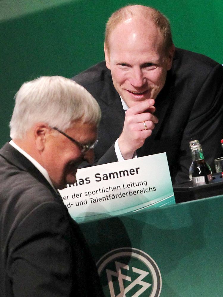 DFB-Präsident Theo Zwanziger ist der einzige Gewinner in der Angelegenheit. Sein Ultimatum erzwang Sammers Absage an den HSV.