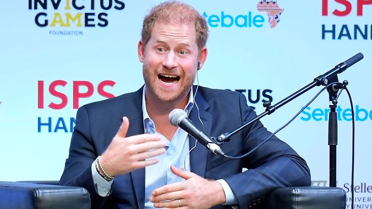 Wenn er nicht gerade einkaufen ist, bewirbt er in Japan seine Wohltätigkeitsorganisationen: Prinz Harry.