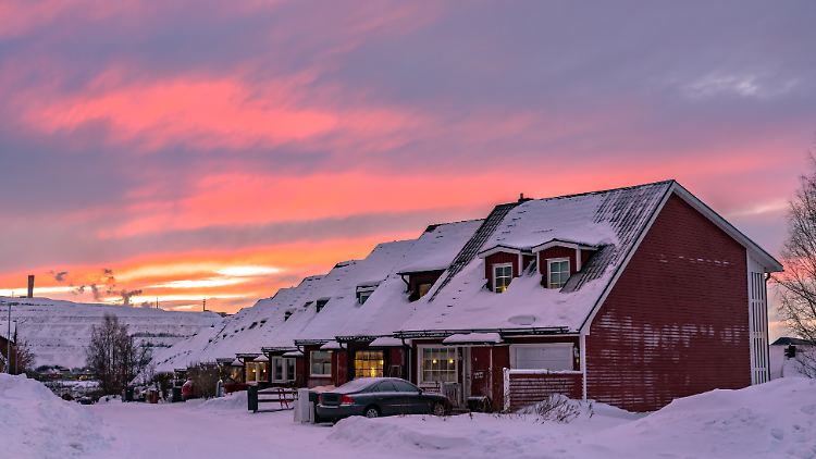 Häuser wie diese in Kiruna werden in den nächsten Jahren ein paar Kilometer gen Osten umziehen.