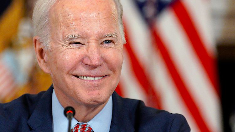 Eigentlich war die Abtreibungsentscheidung für viele Demokraten ein Schock - aber Biden könnte sie im Wahlkampf entscheidende Hilfe leisten.