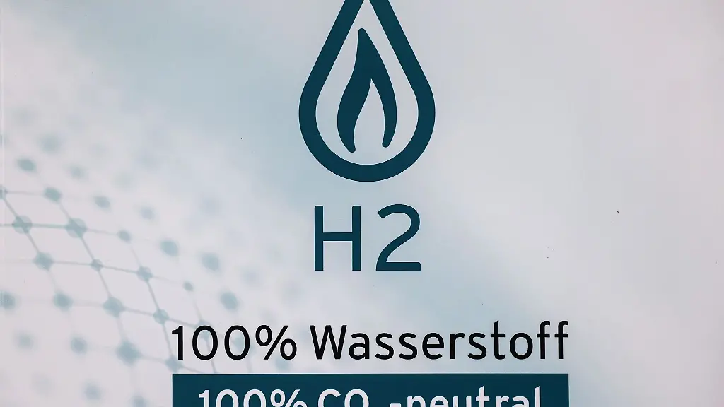 Wasserstoff-Heizgeraete-laufen-auf-einem-Pruefstand-im-Labor-des-Herstellers-Vaillant