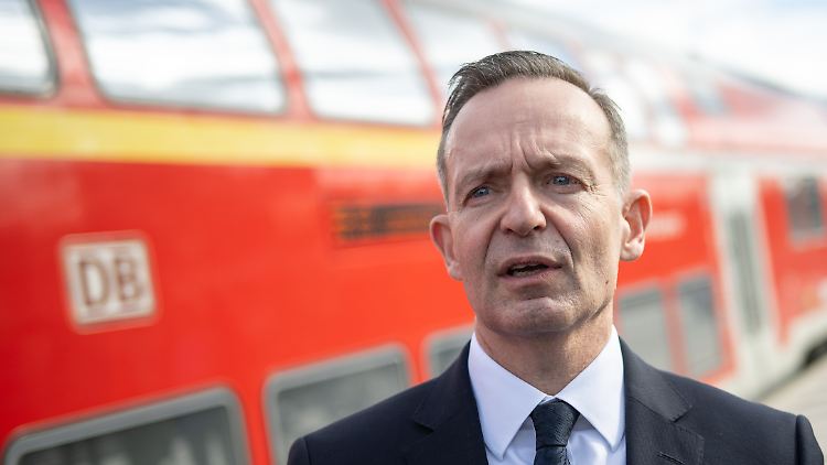 Verkehrsminister Wissing blickt in Sachen Deutschlandticket in eine ungewisse Zukunft. 
