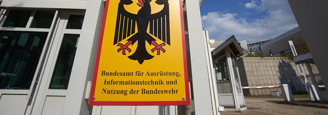 Der Verdächtige soll mit hochmodernen Systemen der Kriegsführung betraut gewesen sein.