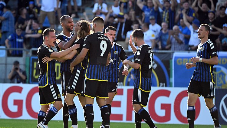 Der 1. FC Saarbrücken ist bei seinem Comeback im DFB-Pokal gleich wieder zum Favoritenschreck avanciert.