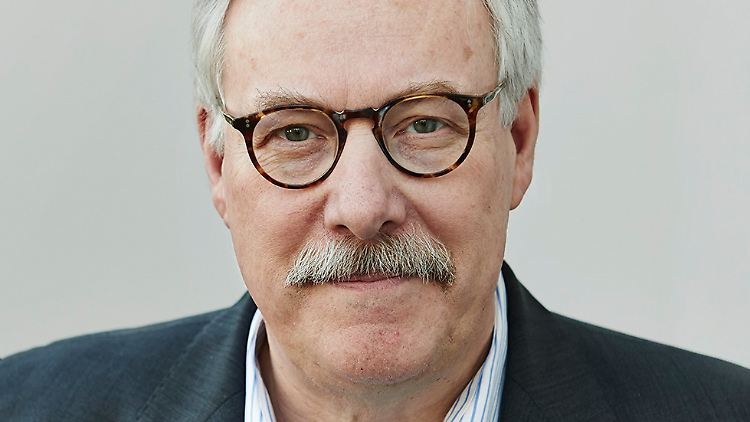 Bernd Ziesemer ist Wirtschaftspublizist, Kolumnist für "Capital" und schreibt für zahlreiche andere Publikationen. Er war Korrespondent in Asien und Russland, Chefredakteur des "Handelsblatts" und hat mehrere Bücher vorgelegt, darunter "Auf dem Rücken des Drachen", "Ein Gefreiter gegen Hitler" und "Karl Marx. Der erste Denker der Globalisierung".