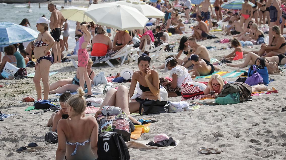 Besucher am Strand von Odessa.