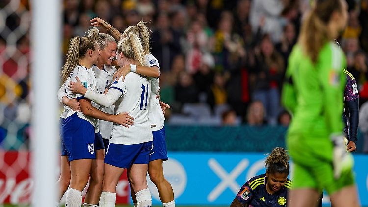 Europameister England dreht einen Rückstand.