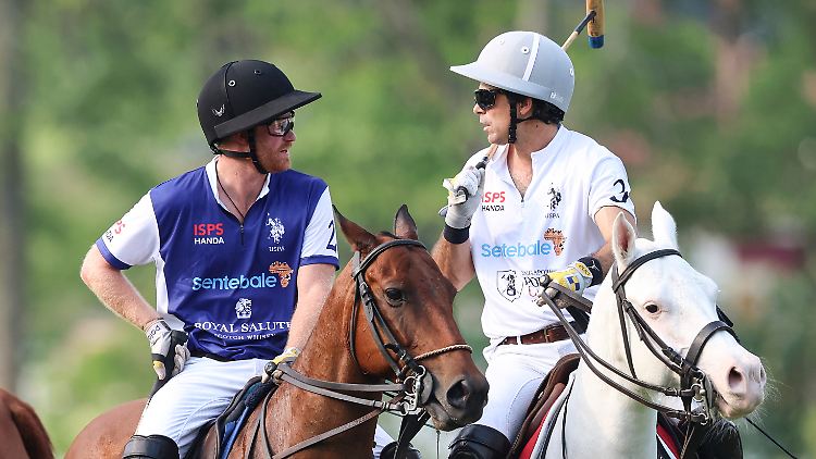 Mit seinem Team trat Harry gegen seinen langjährigen Freund Nacho Figueras und dessen Mannschaft an.