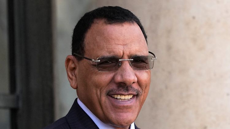 Der Ex-Präsident des Niger, Mohamed Bazoum, will sich noch immer nicht mit seinem Sturz abfinden.