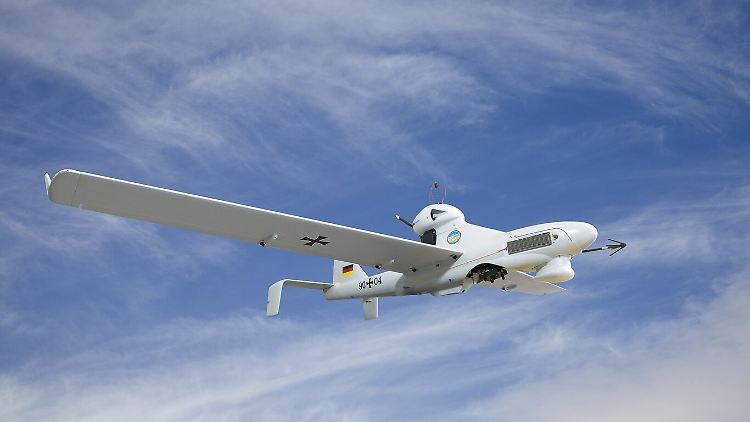 Die Aufklärungsdrohne "Luna NG" soll mehrere Hundert Kilometer weit fliegen können.