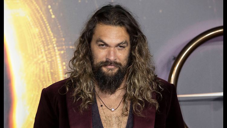 "Maui ist im Moment nicht der richtige Ort für einen Urlaub", warnt US-Star Jason Momoa.