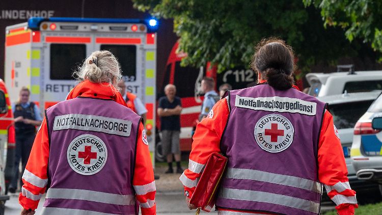 Notfallseelsorgerinnen unweit der Unglücksstelle.