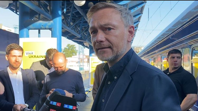 Lindner ist erstmals als Finanzminister in Kiew.