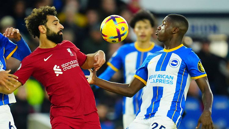 Caicedo im Duell mit Liverpools Salah.