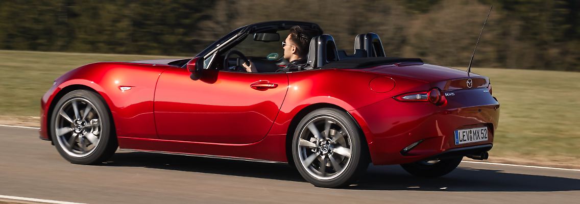 2021_Mazda_MX-5_Germany_act_51_highres.jpg