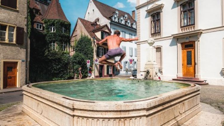 Lauter kleine Pools mitten in der Stadt - so kann man es auch sehen.