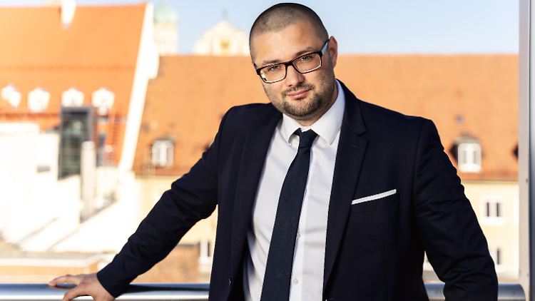 Jurca ist Mitarbeiter der AfD-Landtagsfraktion in München.
