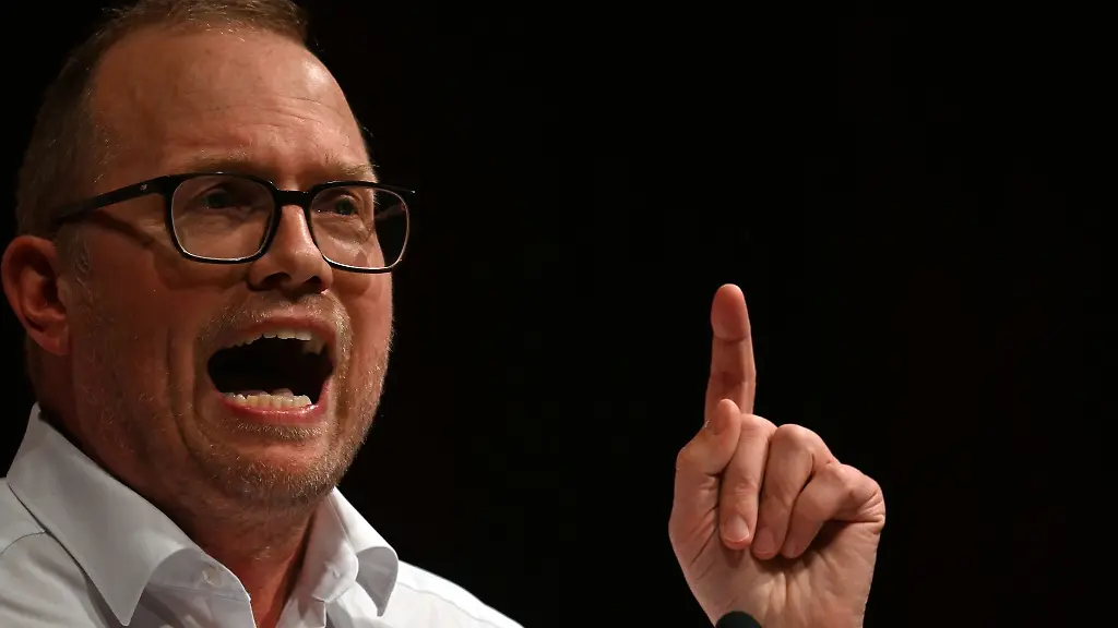 Nordrhein-Westfalens-SPD-Landtagsfraktionschef-Jochen-Ott-beim-politischen-Aschermittwoch-in-Schwerte