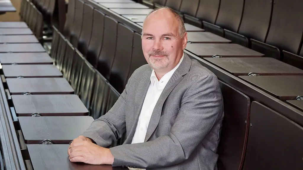 Dieses-von-der-Hochschule-Anhalt-zur-Verfuegung-gestellte-Foto-zeigt-Joerg-Bagdahn