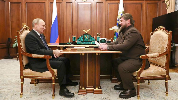 Zwei Machthaber beim Plausch: Putin und Kadyrow treffen sich noch in Moskau im März dieses Jahres.