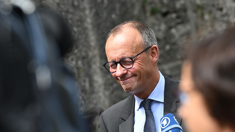Vergangene Woche ging es einen Punkt abwärts, nun schwingt sein Wert wieder hoch - doch insgesamt kommt Merz nicht vom Fleck.