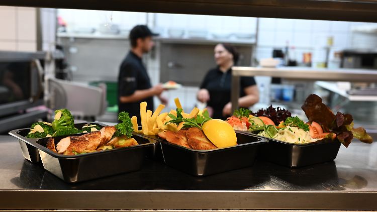 Zu wenige Restaurants bieten kostenlose Mehrwegverpackungen an. 