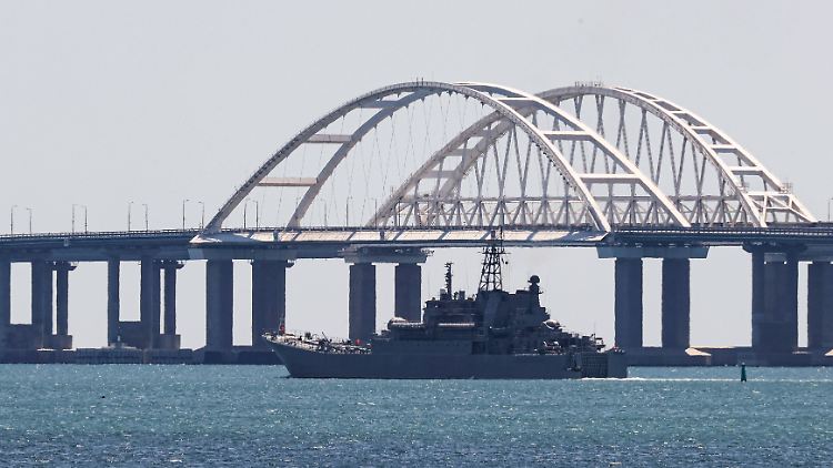 Die Krim-Brücke wurde bereits mehrfach von der Ukraine angegriffen und erheblich beschädigt.