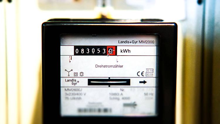 Bei teuren Strom- und Gasverträgen wird ein Teil der Kosten übernommen.