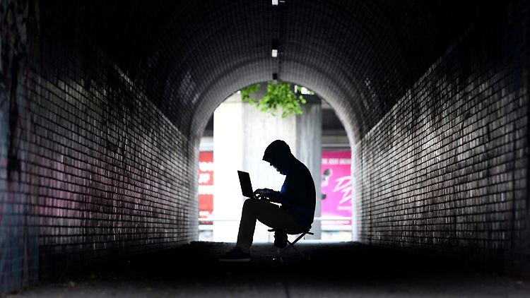 Zwei Drittel aller befragten Unternehmen einer Umfrage gehen davon aus, künftig Opfer einer Cyber-Attacke zu werden. 
