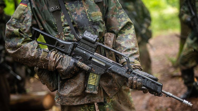 Der Verwaltungsaufwand wird massiv eingestampft, um verfassungsfeindliche Soldaten und Soldatinnen schneller zu entfernen.