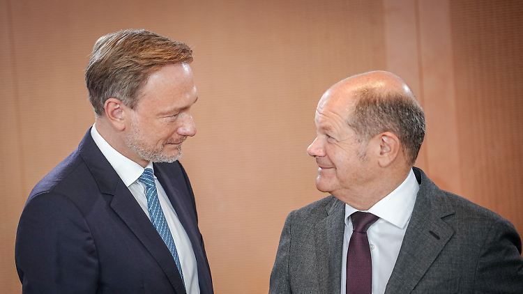 Bundeskanzler Scholz ist sich sicher, dass Lindners Gesetz trotzdem noch in diesem Monat kommt.