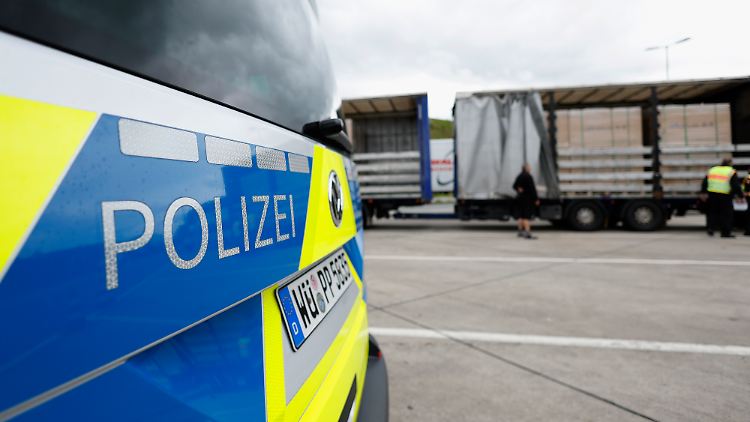 Nach gemeinsamen Schätzungen mehrerer Wirtschaftsverbände werden in Deutschland jährlich Ladungen von fast 26.000 LKW gestohlen.