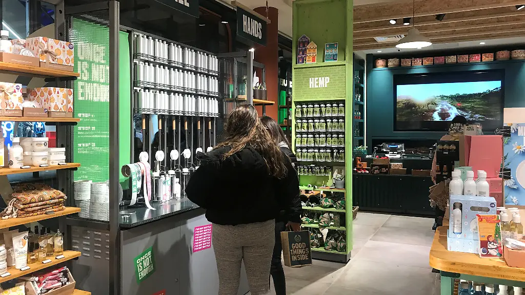 2019-10-31T213656Z-1014313453-RC1D1D4F3800-RTRMADP-3-CONSUMERS-REFILLS