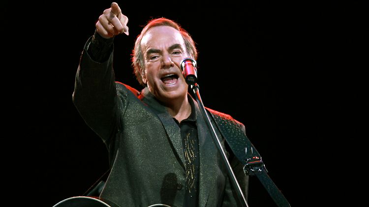 Das Adrenalin bei Live-Konzerten ist seine Sucht, die Bühne seine Droge: Neil Diamond plant eine Welttournee.
