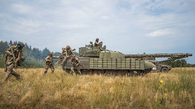 Soldaten der Brigade Asow während einer Übung. 