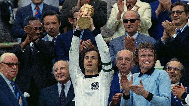 Franz Beckenbauer wurde als Spieler und Trainer Weltmeister.
