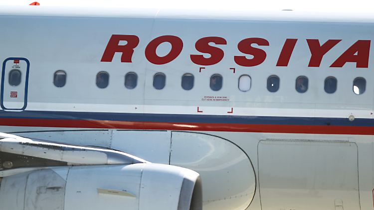 Nur bei Notfällen dürfen russische Flugzeuge wie von der Airline Rossija in den europäischen Luftraum eintreten.