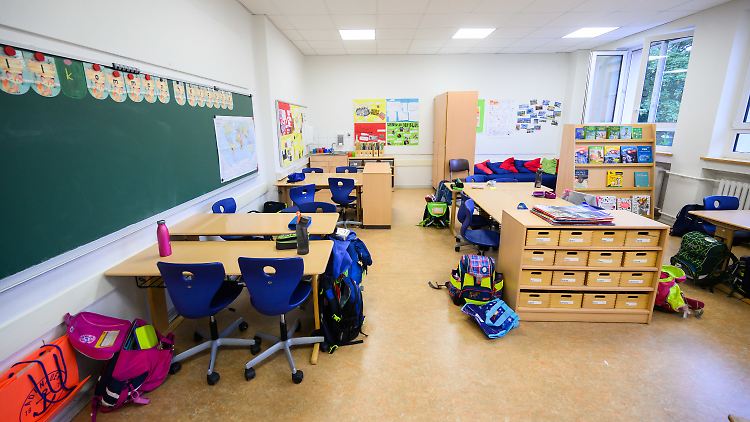 Das DIW ist sich sicher: Es lohnt sich, Kinderarmut zu bekämpfen. Menschen lebten sonst oft auch später in Armut und mit weniger Bildung.